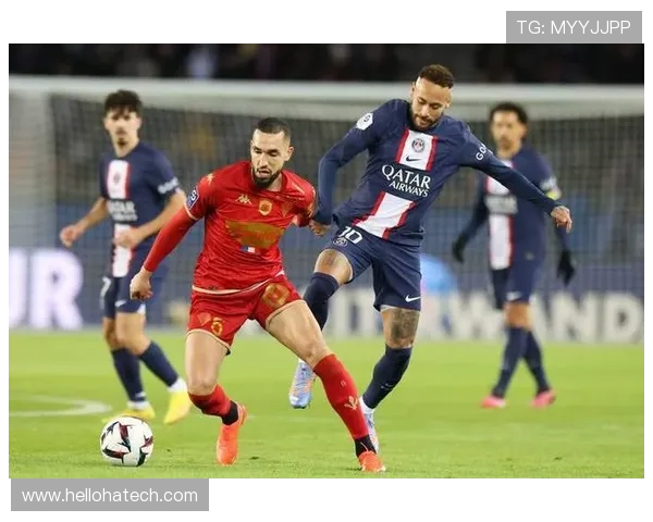 巴黎圣日耳曼迎战里尔 争夺法甲榜首宝座激烈对决