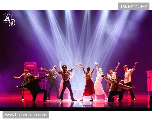 街舞文化的碰撞与融合：探秘北京街舞队的边路渗透技巧与表现