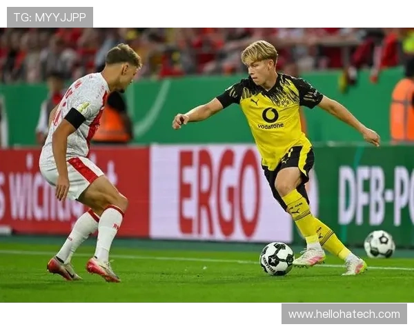 多特蒙德主场鏖战劲敌巅峰对决展现青春风暴与战术激情 多特蒙德主场鏖战劲敌巅峰对决展现青春风暴与战术激情