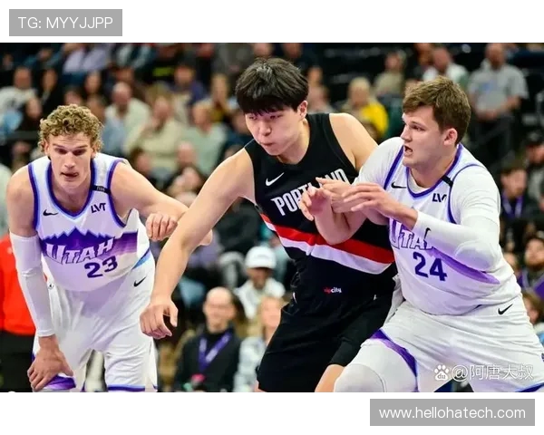 爵士队与开拓者展开激烈对决 双方球员状态与战术布局成焦点 爵士队与开拓者展开激烈对决 双方球员状态与战术布局成焦点